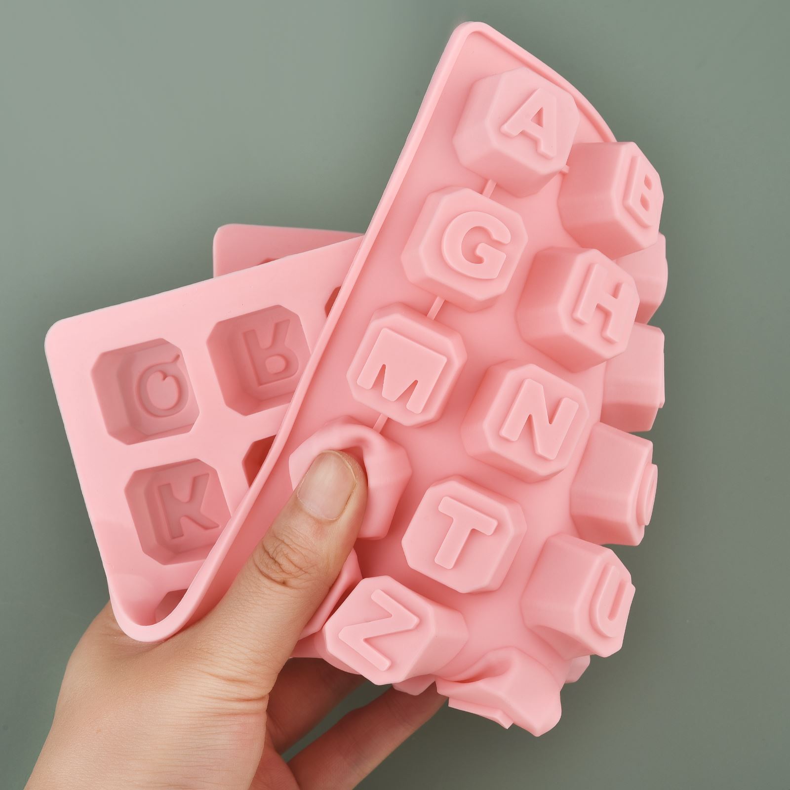 48 文字英語アルファベット文字シリコーン型石鹸型ケーキカッ - Soap Making Bar のレビューと価格